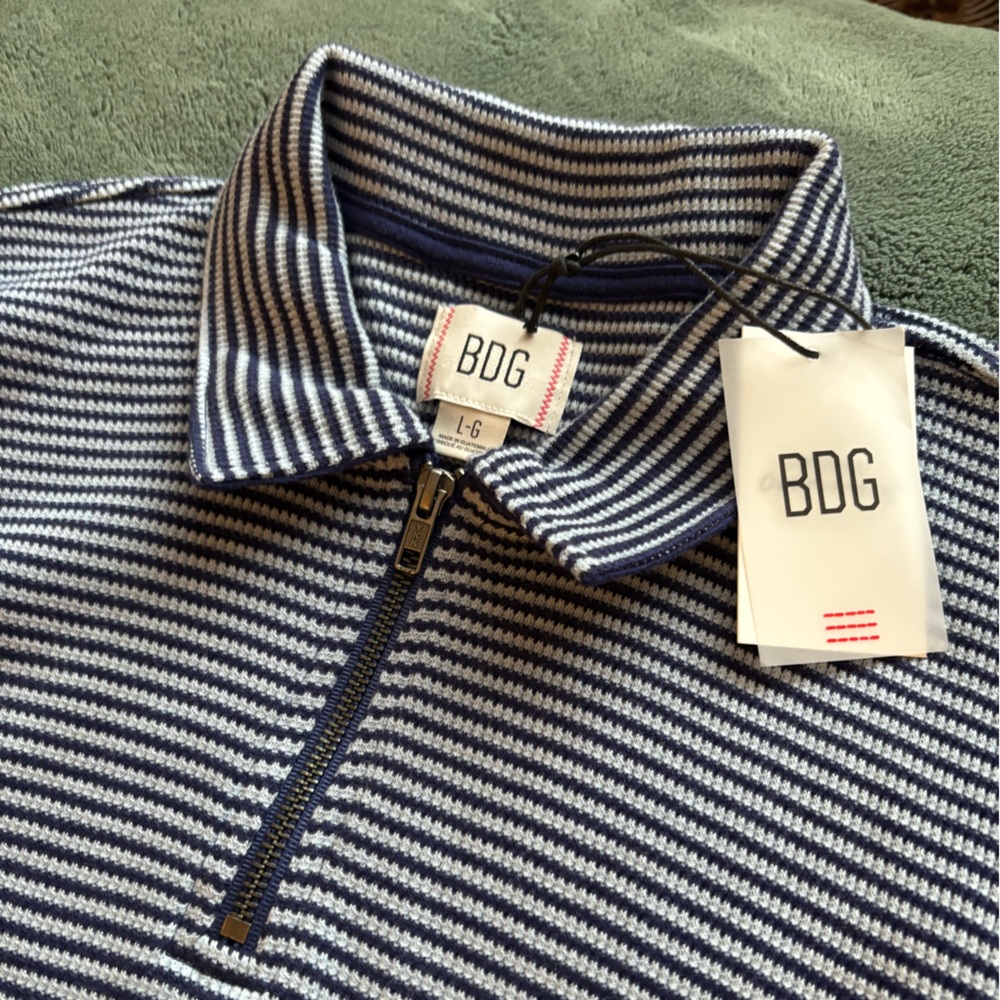 UO Red Striped Quarter-Zip Polo - Picture 6 of 6